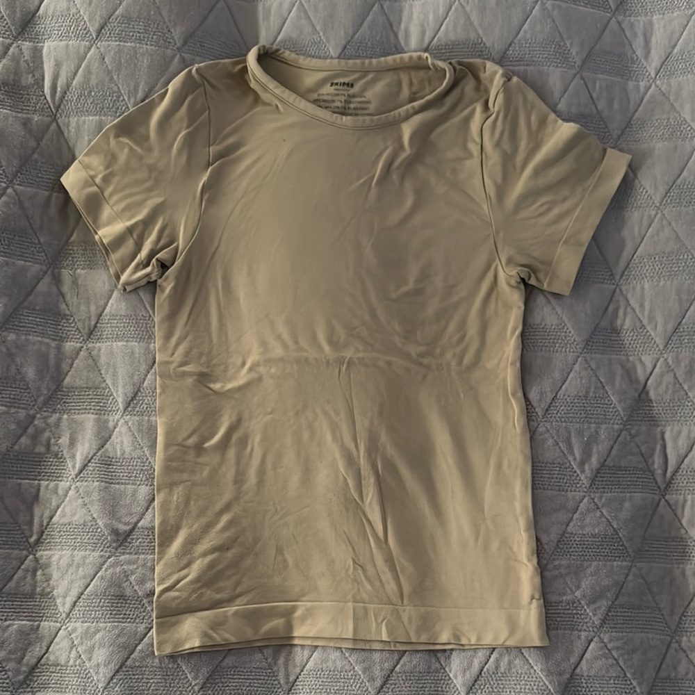SKIMS soft smoothing T-shirt